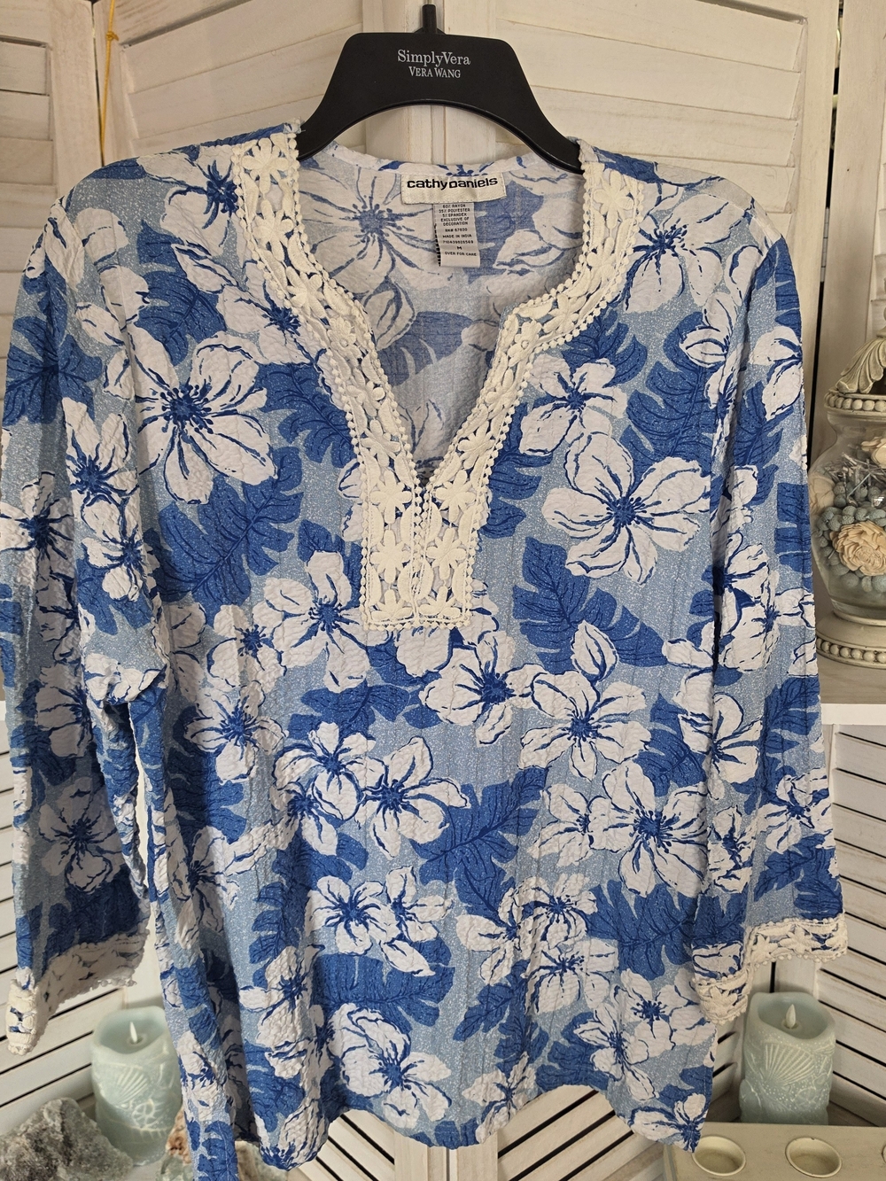 Cathy Daniels Blue White Floral Tunic Top Size M Crochet Trim Boho Coastal